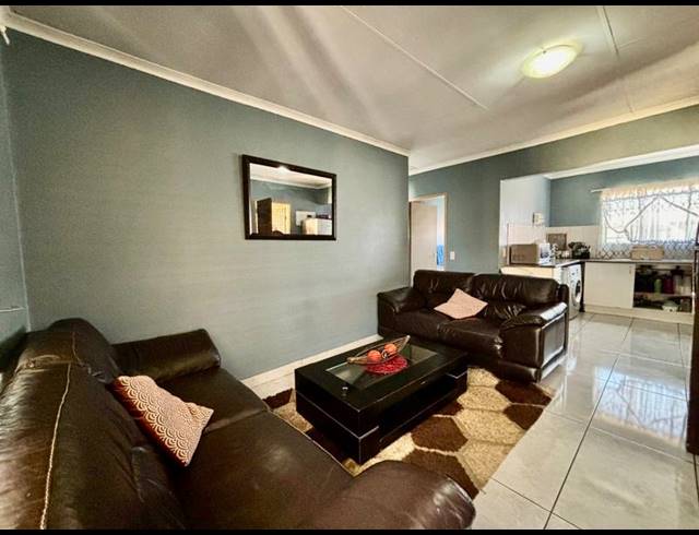 2 BEDROOM APARTMENT FOR SALE IN SYLVIAVALE